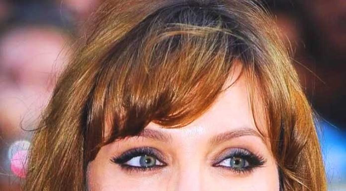 Angelina Jolie religion + 14 awesome Details angelina jolie religion