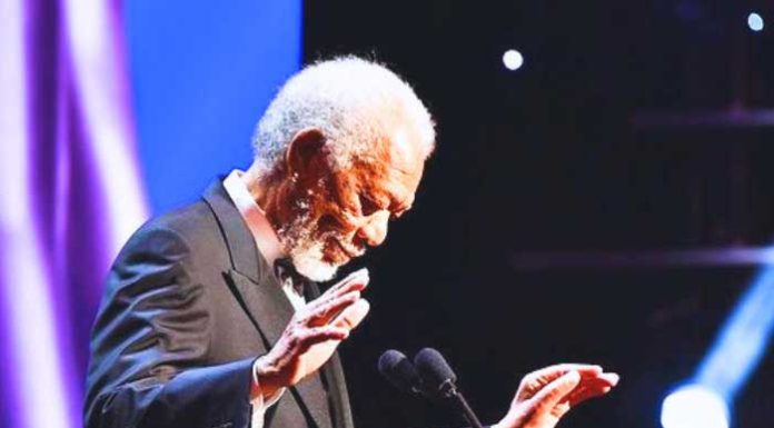 Morgan Freeman Hand: What Happened to It? +12 More Amazing Facts You Didn’t Know morgan freeman hand