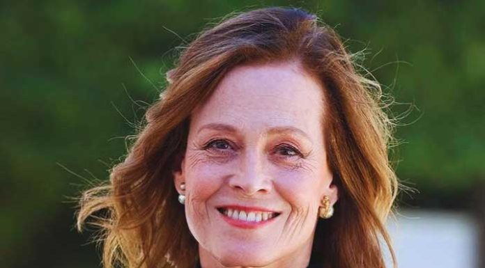 Sigourney Weaver Net Worth, & 19 Stunning Style Facts Sigourney Weaver Net Worth