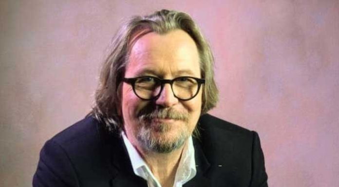 Gary Oldman Glasses: His Signature Eyewear Looks On and Off Screen +15 More Fascinating Facts Gary Oldman Glasses